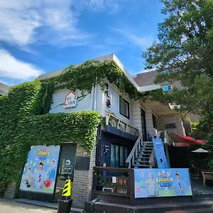 Pensión Okidoki House